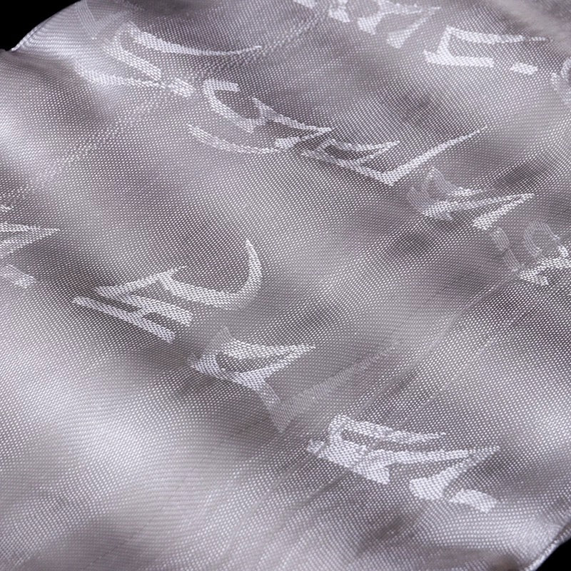白色丝绸藏式哈达——吉祥八宝，290厘米 × 59厘米（114英寸 × 23英寸）