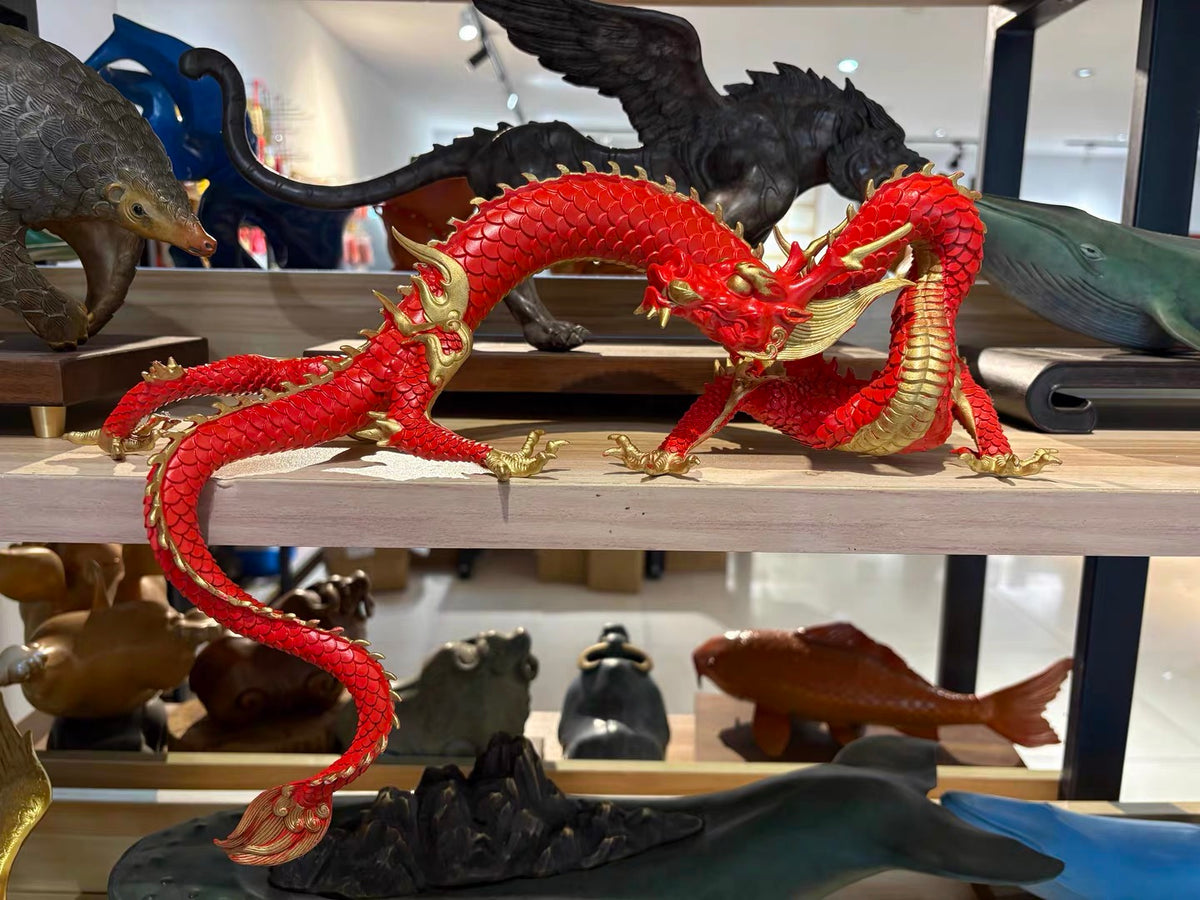 手工紅銅龍雕像：西藏風水擺件