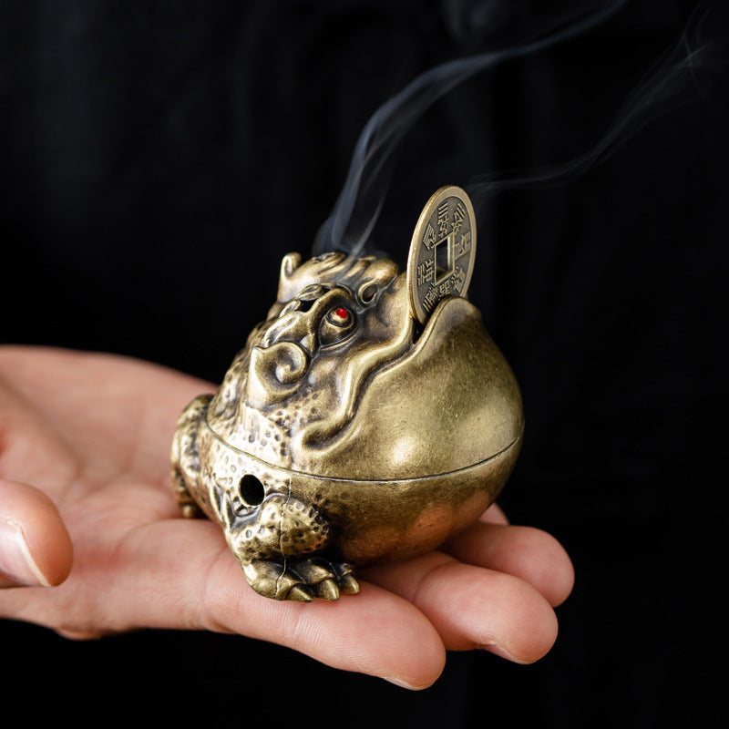 三足金蟾香薰炉八方纳财金蟾摆件合金工艺品创意盘香炉小祥云香炉