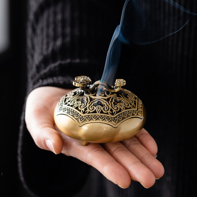 Antique incense burner household indoor agarwood incense burner sandalwood pan incense creative ornament auspicious three-legged aromatherapy burner