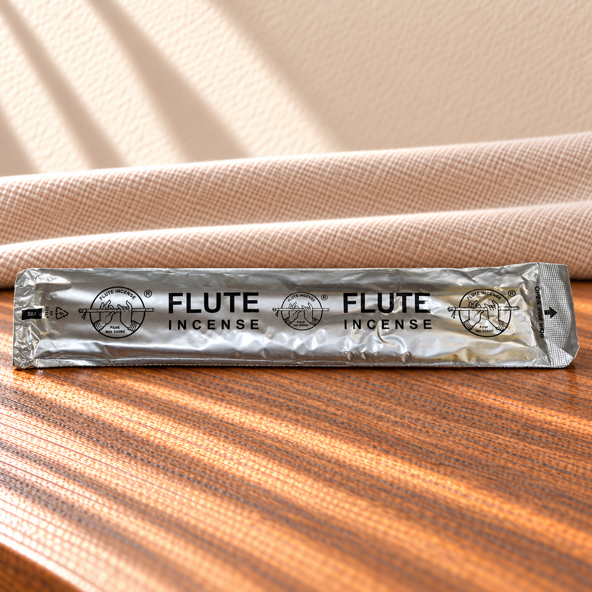 Original Flute foil sleeve detail