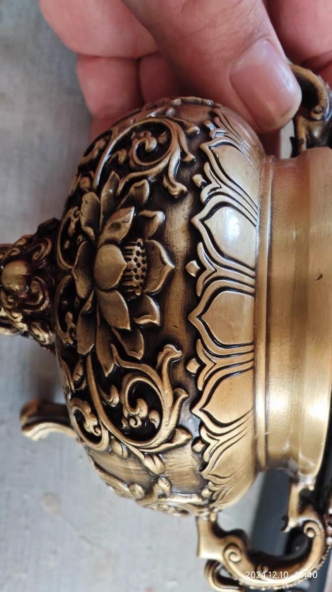 Handcrafted Zinc Incense Burner Lion, Antique-Style Suanni Lion Incense Burner, Traditional Tibetan Censer