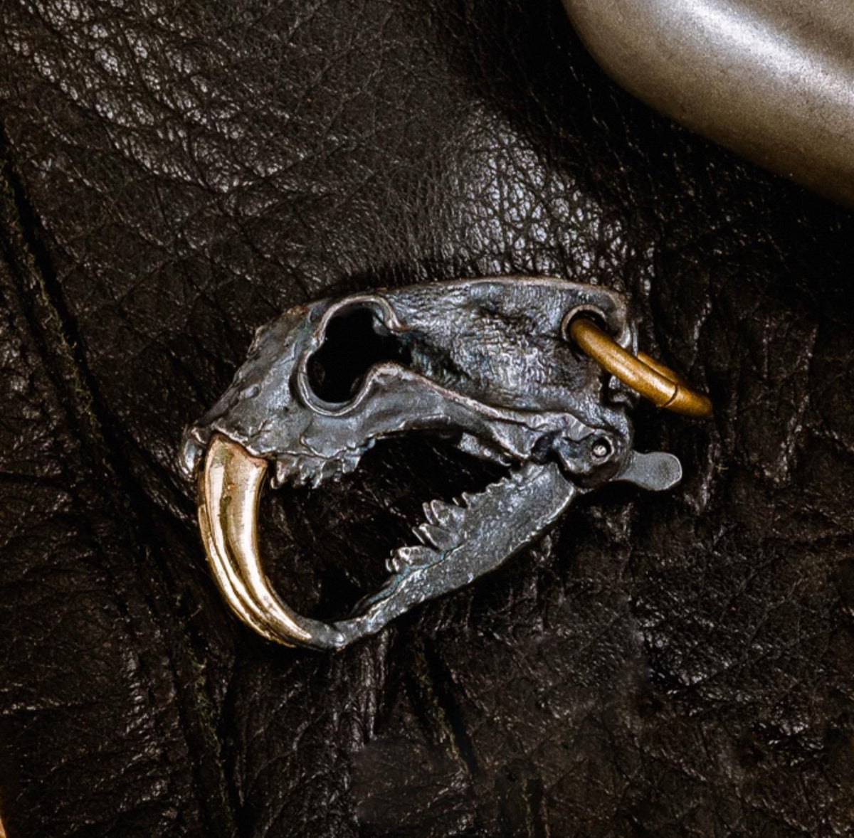 Original Brass Saber-Toothed Tiger Skull Pendant, Handcrafted Keychain with Silver Teeth