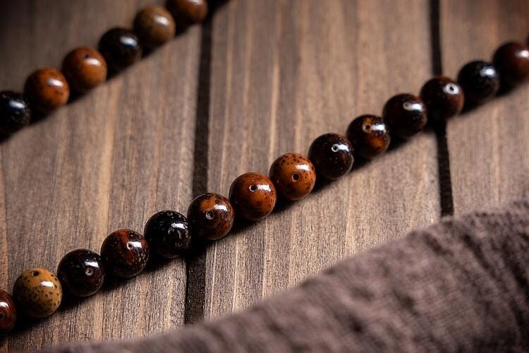 EverestArtStudios Star Moon Bodhi 108 Bead Mala, 7.5mm Prayer Beads with Agate, Amber and Counters