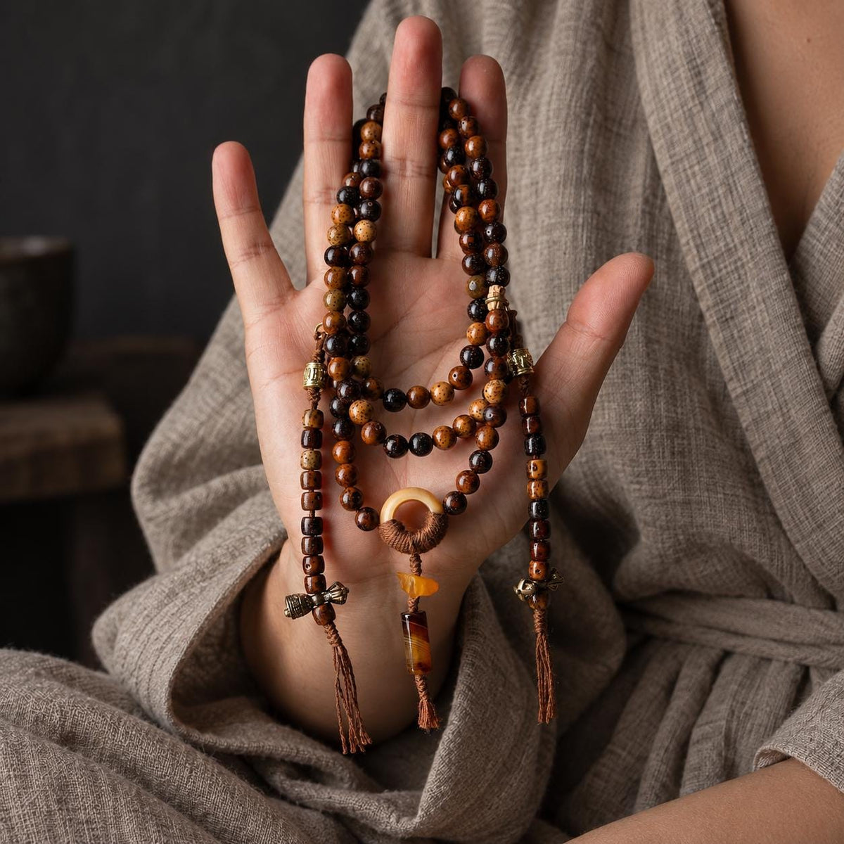 EverestArtStudios Star Moon Bodhi 108 Bead Mala, 7.5mm Prayer Beads with Agate, Amber and Counters