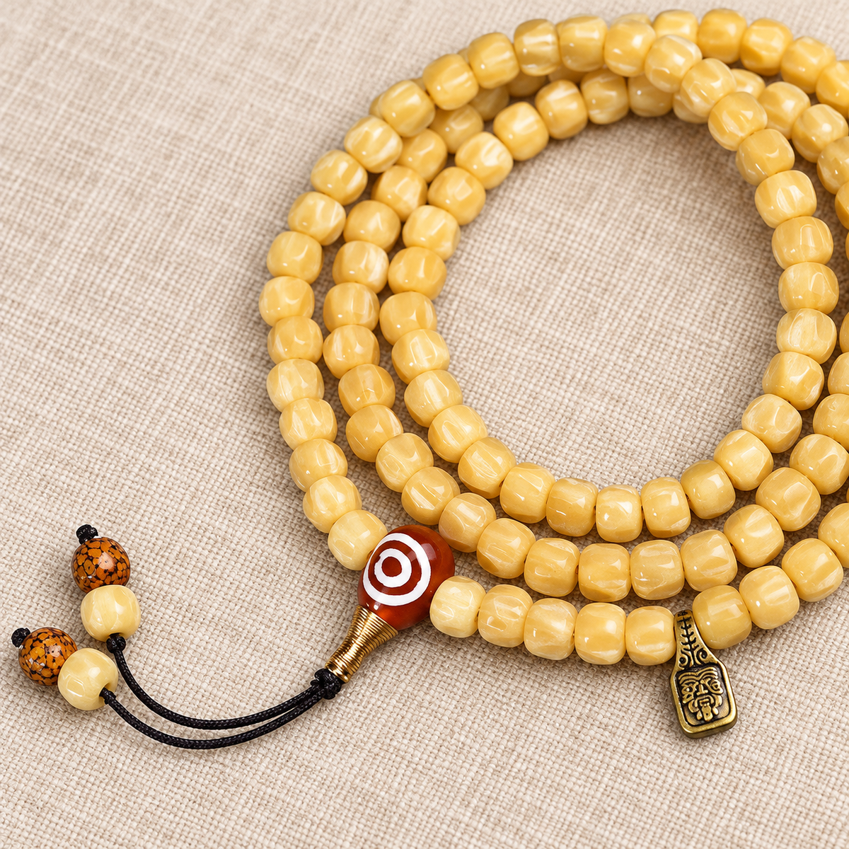 Tibetan mala — pendant detail