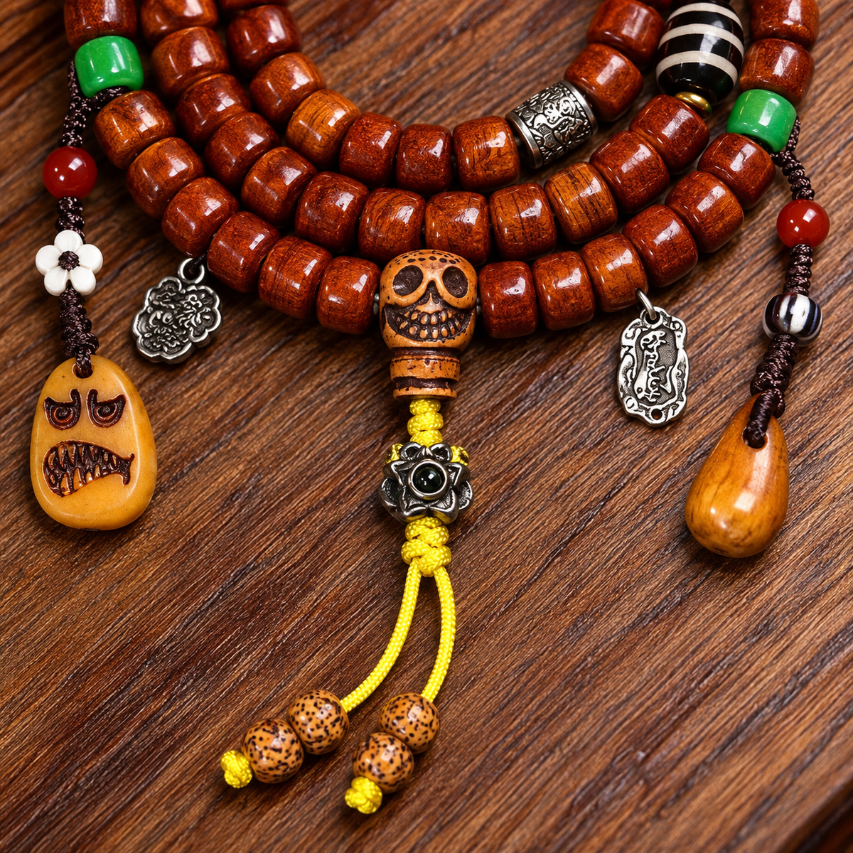 EverestArtstudios Tibetan Vintage Yak Bone 108-Bead Mala with Agate and Glass Accents — connection detail