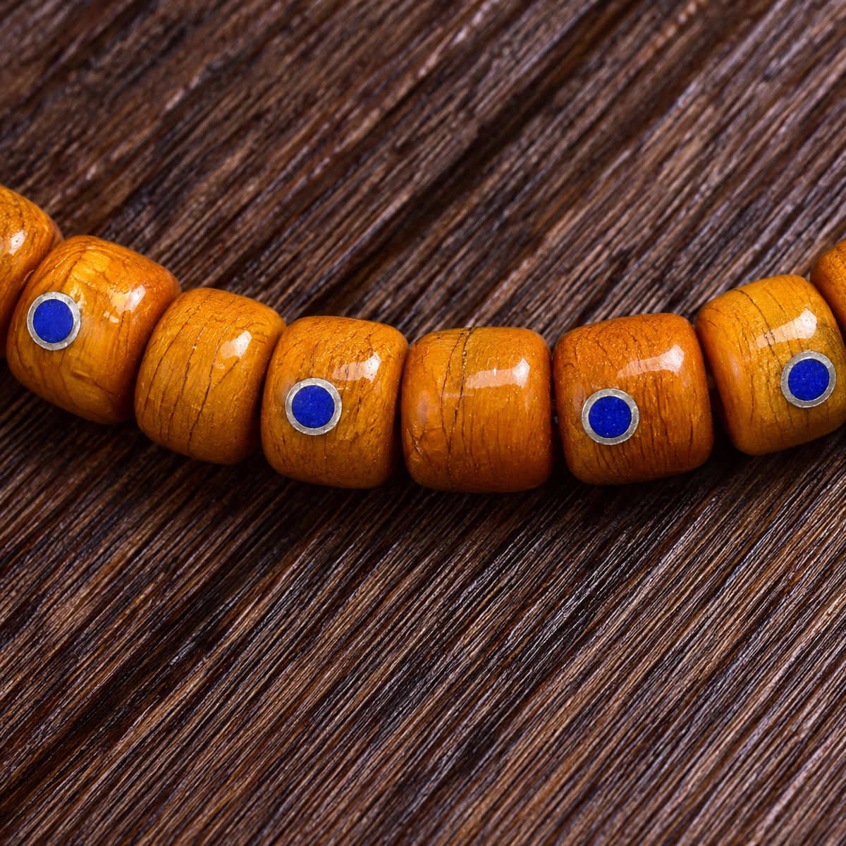 EverestArtstudios Tibetan Vintage Yak Bone Silver-Tone Lapis Inlay 108-Bead Mala — bead detail