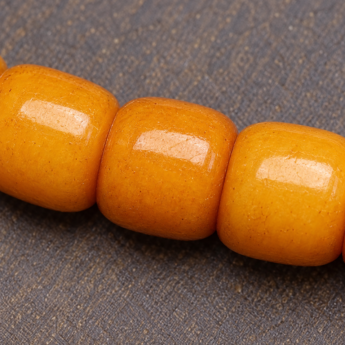EverestArtstudios Yak Bone 108-Bead Mala with Vajra Bodhi and Camel Bone Accents — surface detail