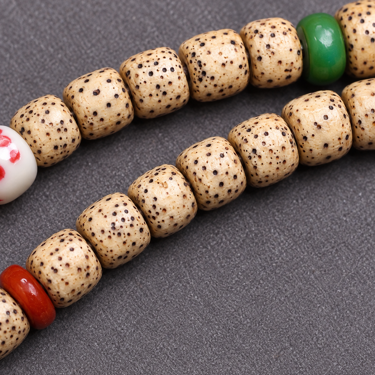 Xingyue Bodhi 108-bead mala — bead detail