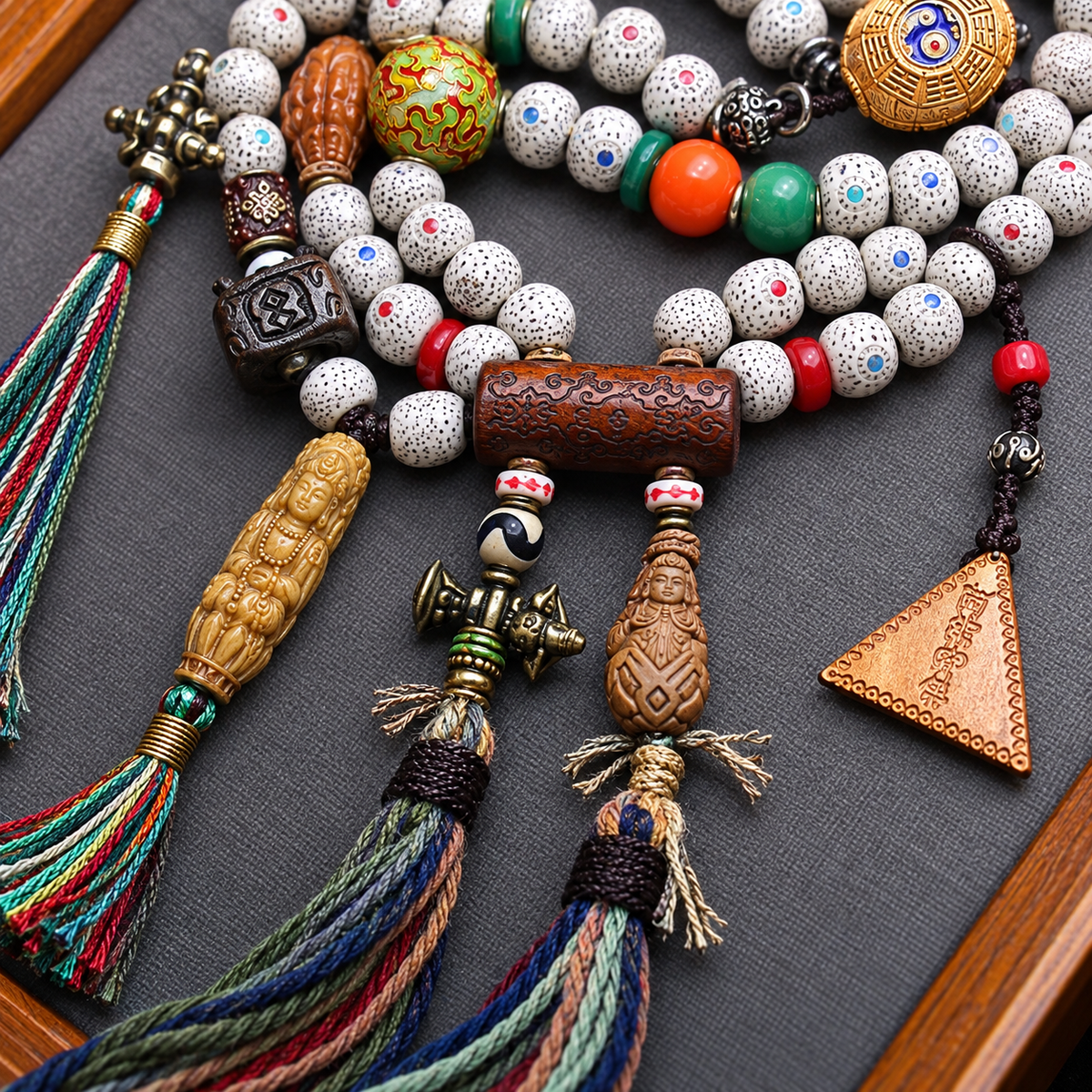 EverestArtstudios Inlaid Xingyue Bodhi 108-Bead Mala with Lacquer and Glass Accents — connection detail