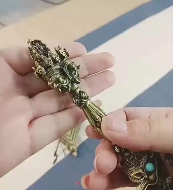 載入影片：Handcrafted 8.5” Phurba Vajra Dagger Vintage Handmade Nepal Tibetan Pure Brass Amulet