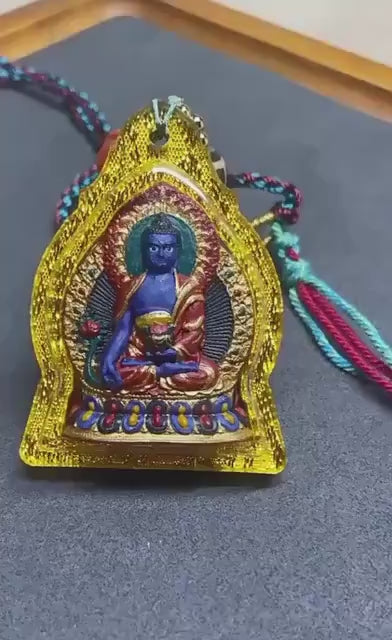 加载视频：Handpainted Medicine Buddha Thangka Pendant, Mineral Pigment Tibetan Tsa Tsa Necklace, Buddhist Amulet Talisman Meditation Gift