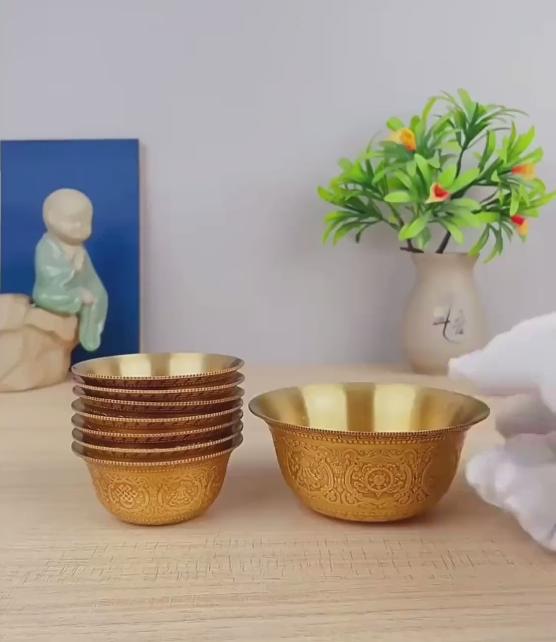 載入影片：Handcrafted Brass Offering Bowl, Tibetan Buddhist Copper Altar Cup,  Rituals Meditation and Incense Offerings