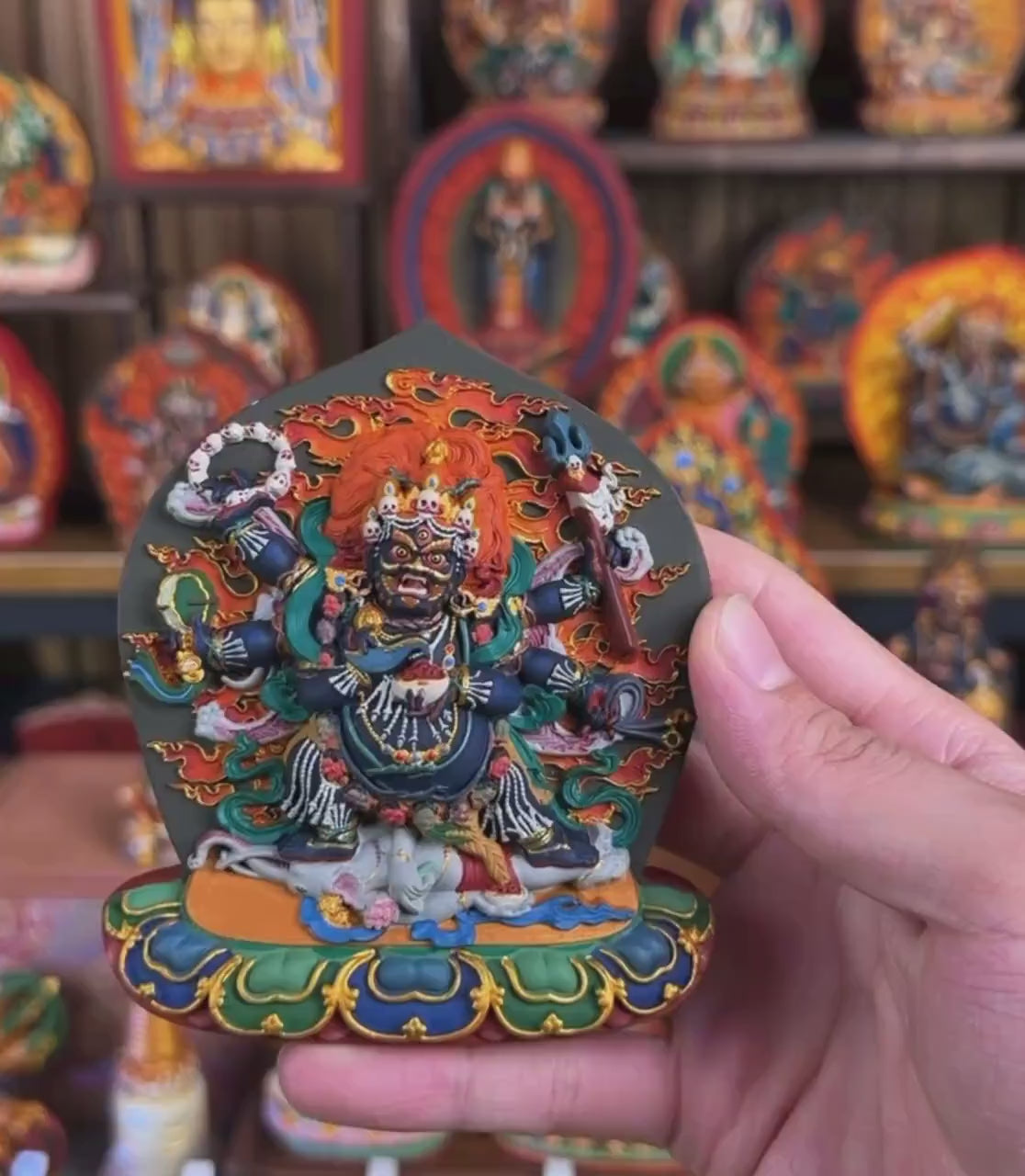 載入影片：Six-Armed Mahākāla Statue – Hand-Painted Tibetan Buddhist Protector – Handmade in Tibet – Home Altar Shrine Decor