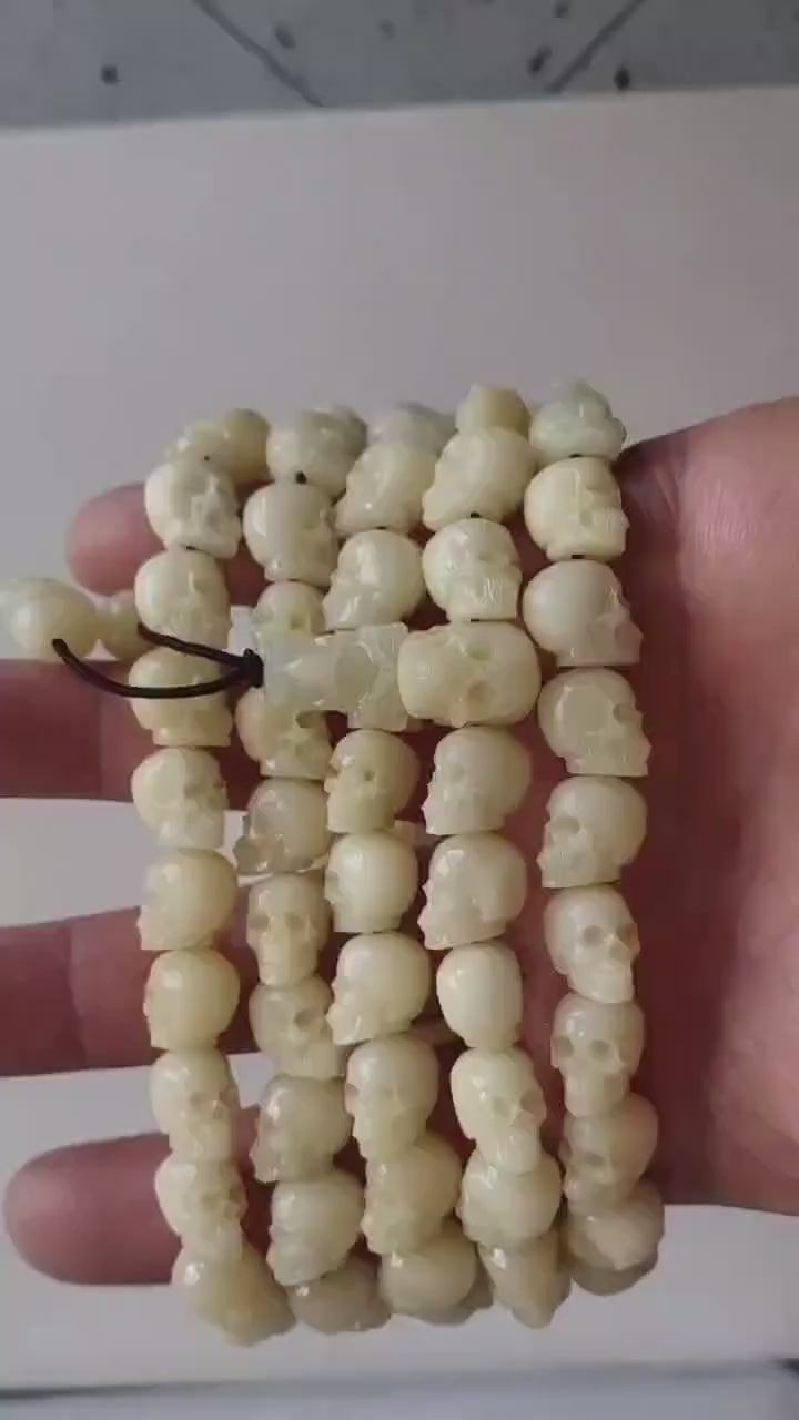 載入影片：Handcrafted Tibetan Skull Mala Bracelet Reclaimed Yak Amulet Beads