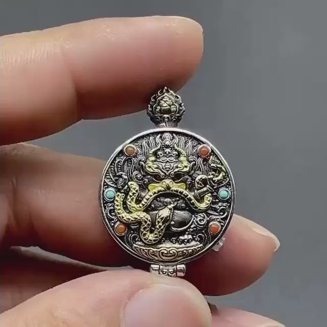 載入影片：Handcrafted S925 Silver Brass Garuda Gau Box Pendant Openable Locket Turquoise Agate Tibetan Necklace Charm Gift for Him Her