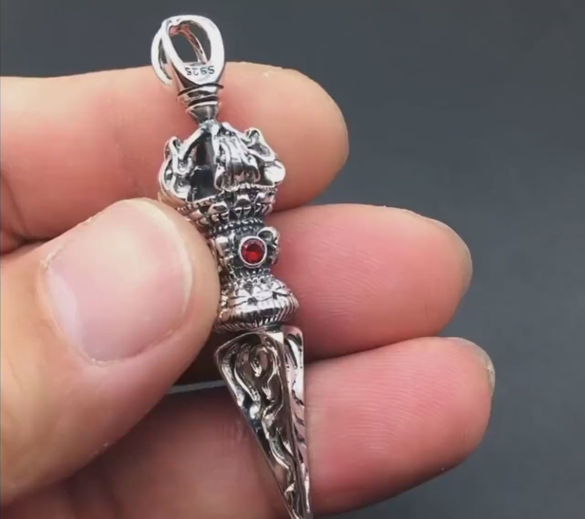 載入影片：Handmade Silver Phurba Silver  Vajra Dagger Pendant Tibetan Protection Amulet Necklace Dispels negative energy Pure Brass Amulet