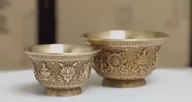 載入影片：Handcrafted Brass Offering Bowl, Tibetan Buddhist Copper Altar Cup, for Rituals Meditation