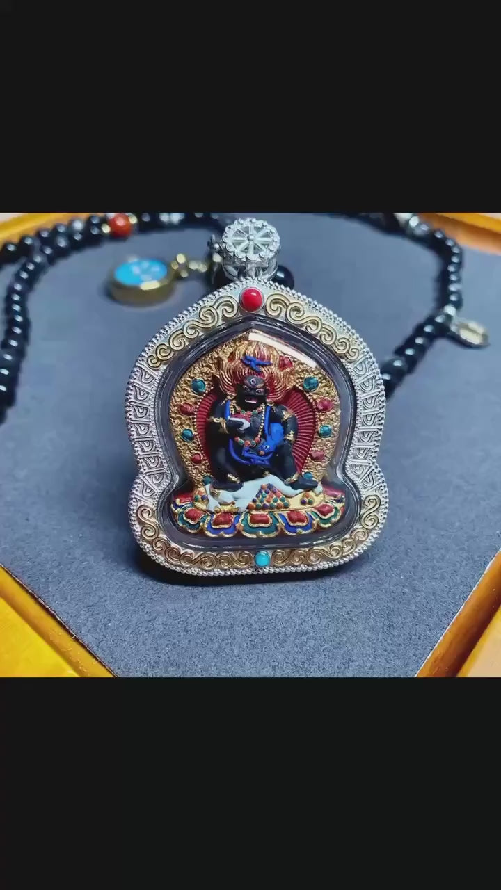 載入影片：Hand-painted Black Jambhala Medicine Tsatsa Pendant, Sterling Silver Gau Box Necklace, Tibetan Buddhist Mineral Pigment Art