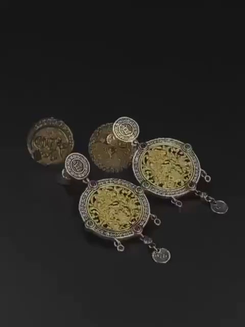 載入影片：Handmade 925 Silver Gold Buddha Hand Earrings, Dainty Tibetan Mudra Studs, Hypoallergenic Asian Ethnic Jewelry, Gift for Her
