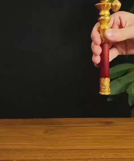 載入影片：Tibetan Prayer Wheel Handheld Dzi Bead Mani Wheel Buddhist Meditation Red Leather Hand Cranked Prayer Roller Tabletop Altar Decor